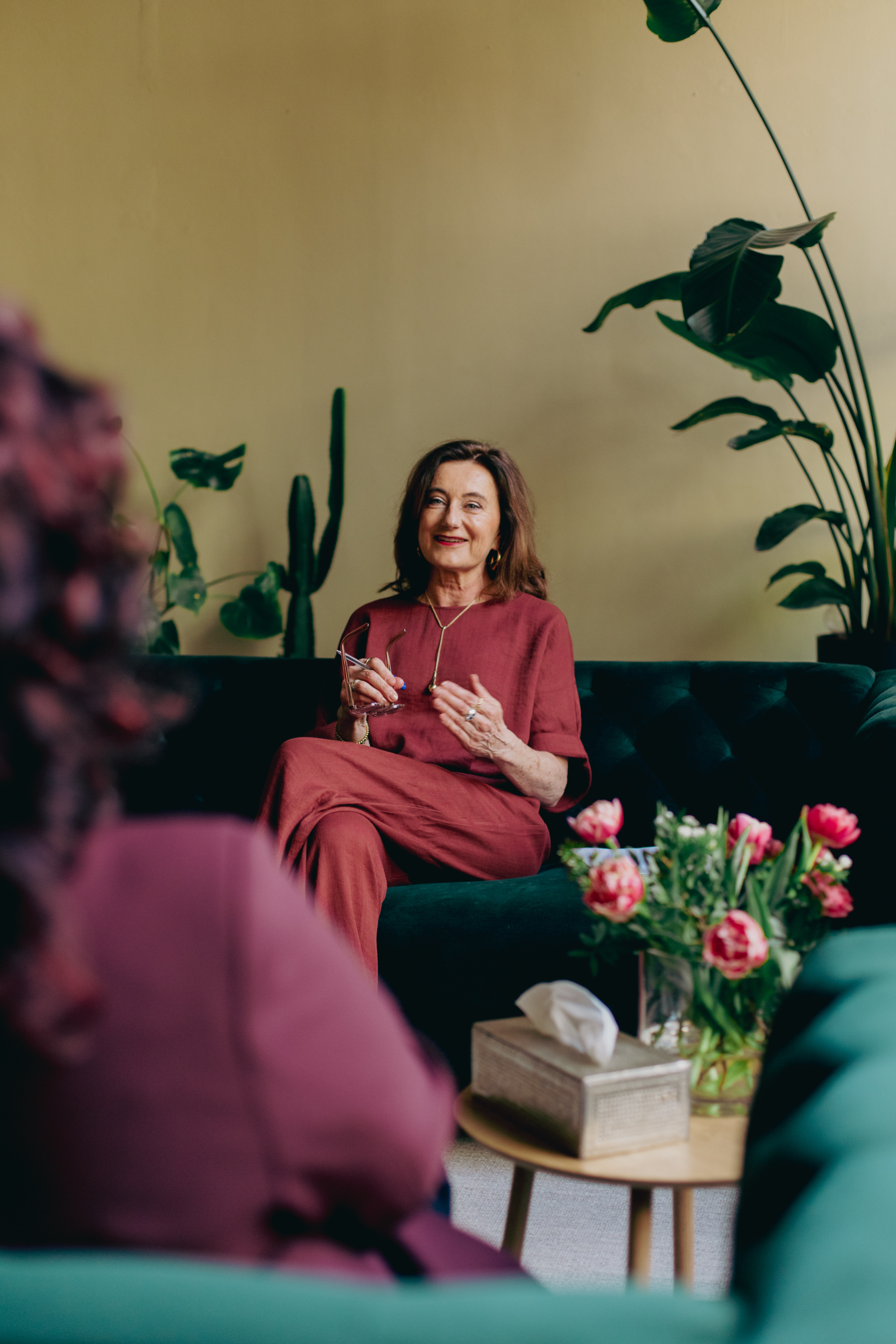 Miranda de Jong werkt als relatietherapeut in de breedste zin van het woord: de relatie met jezelf, met je lief, met je werk, je kind