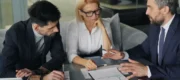 Vrouw werk alleen